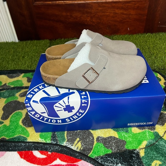 Women’s Birkenstock clogs beige/tan
